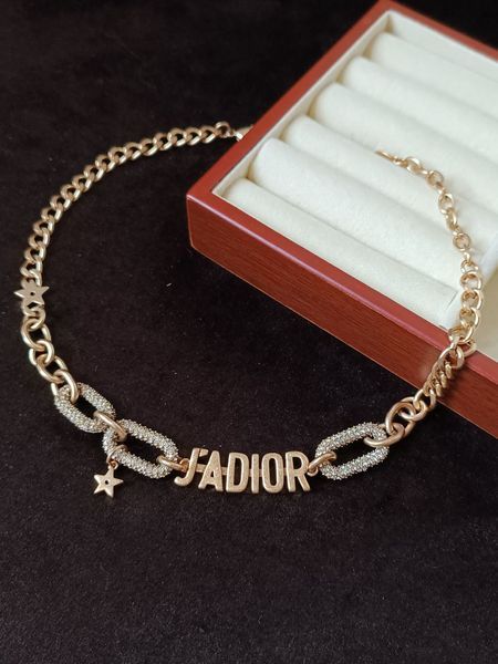 Колье женское из медицинской стали золотистое с подвесками Dior 8005 фото
